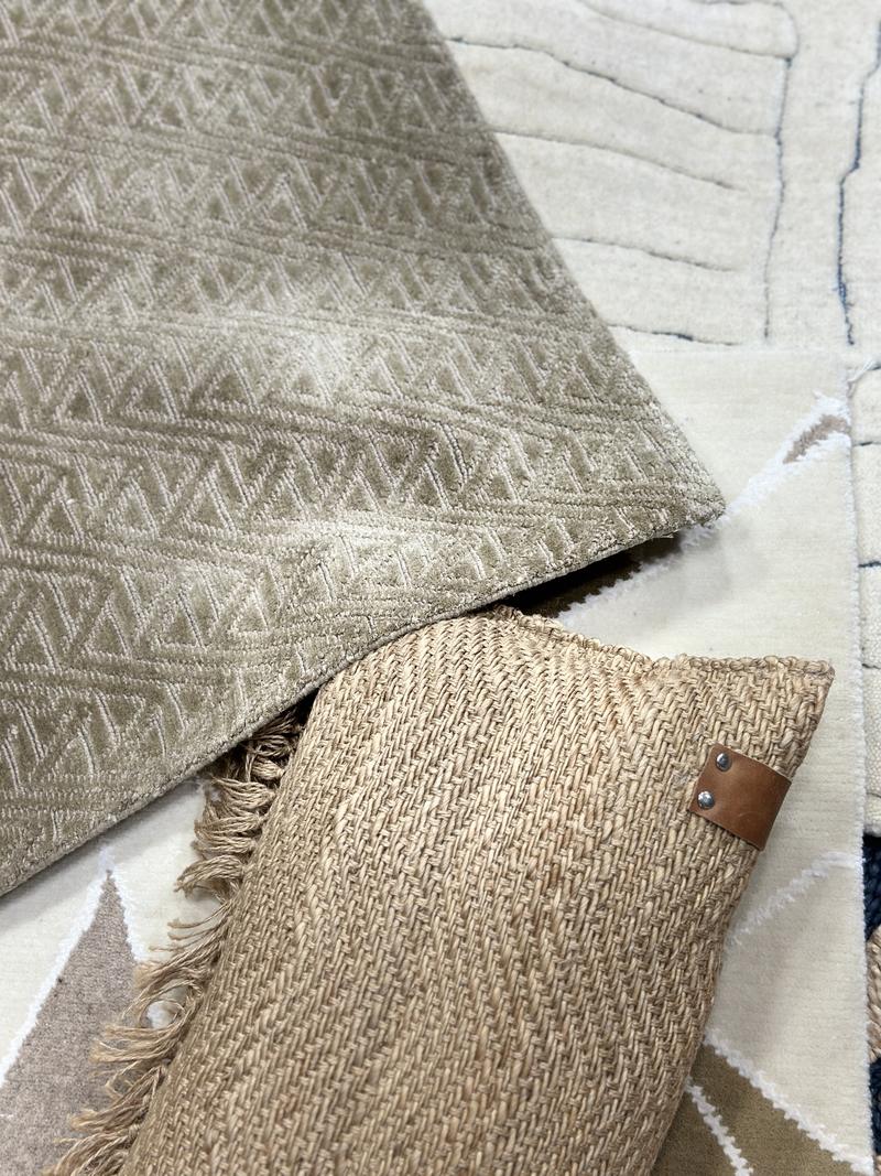 Sage bamboo silk rug with a carved triangular relief pattern